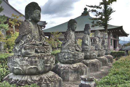 I cinque buddha della saggezza [石造五智如来] - © roTokyo